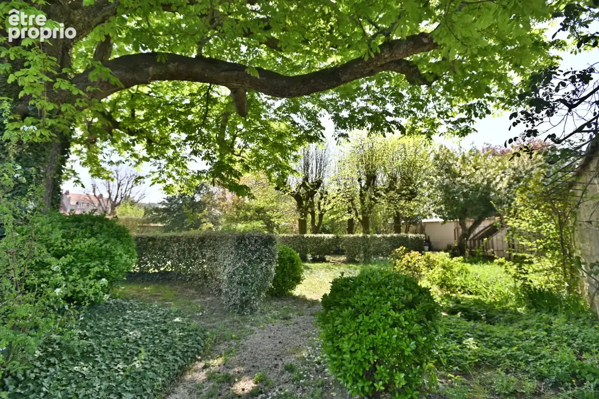 Exclusivité  Expertimo  Maison de caractére offrant élégance, histoire,  prestations raffinées et discrétion a - photo 16