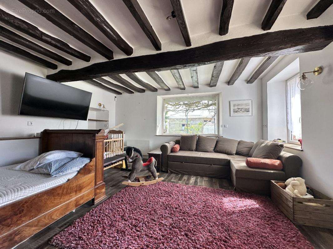 Maison à TREMBLAY-LES-VILLAGES