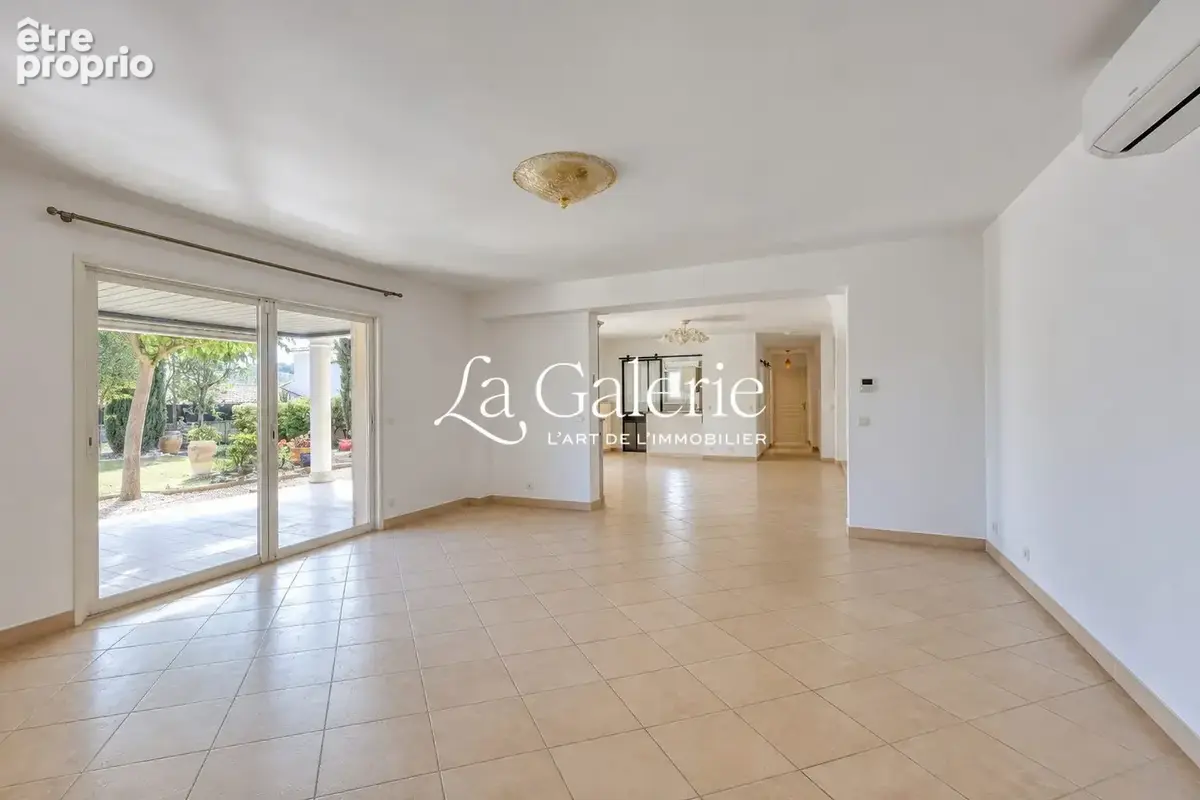 Maison 6 pièces 189 m² à vendre à Carqueiranne (83320) - photo 4