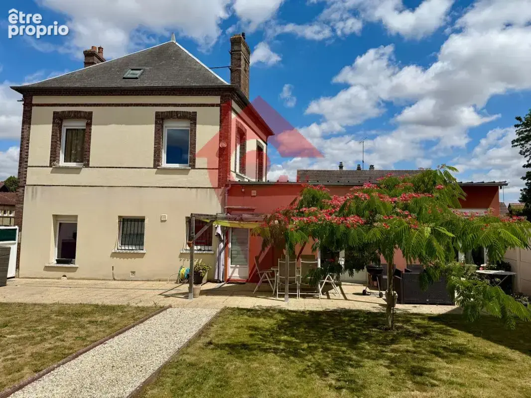 Saint-André-de-l'Eure : une maison familiale au coeur d'un en - photo 11