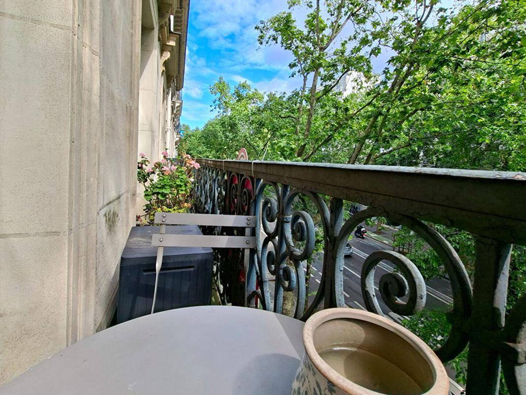 Appartement à PARIS-10E