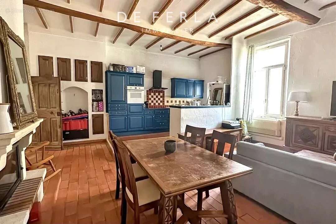 Appartement à ROQUEVAIRE