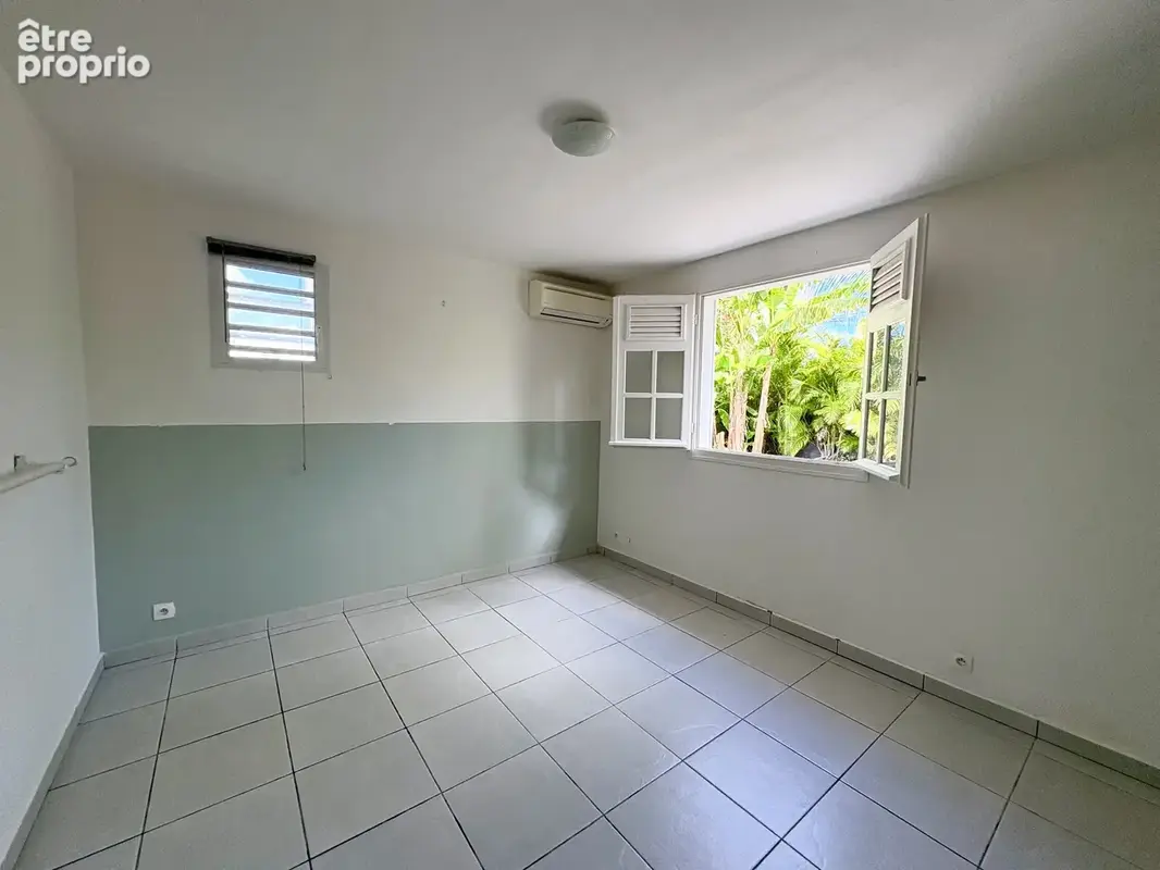 Maison F4 de 114 m2 avec garage, piscine, citerne et jardin clos de 580 m2 - photo 15