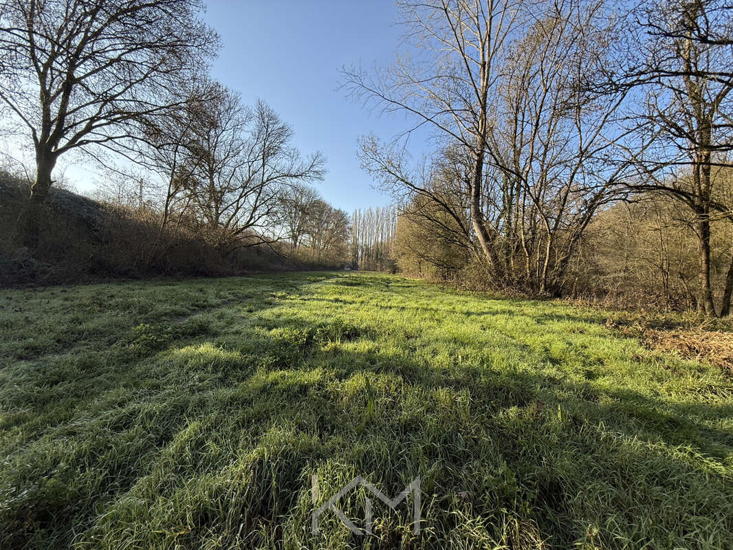 Terrain à SAINT-BENOIT