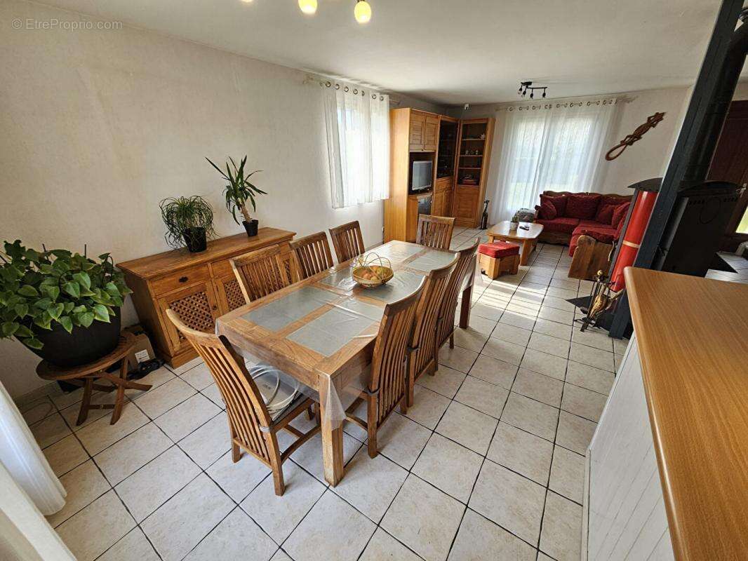 Maison à HOUDAN