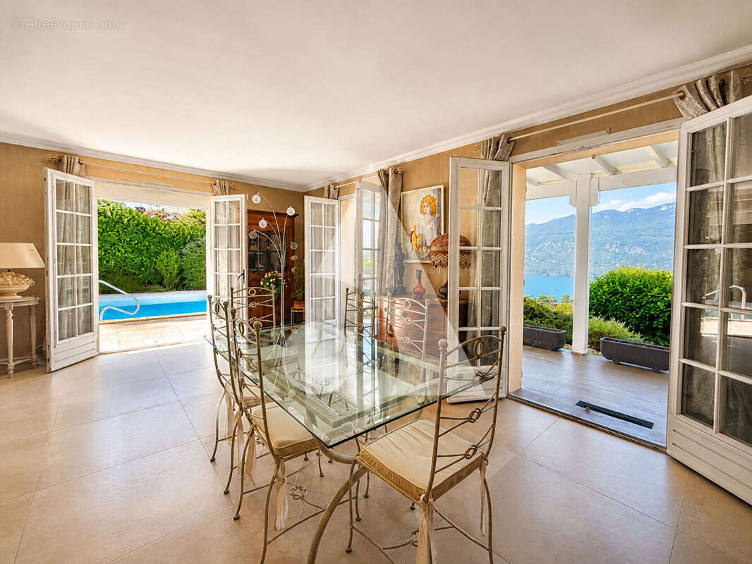Villa d'exception avec vue panoramique sur le Lac du Bourget - 294 m² - Piscine - photo 5