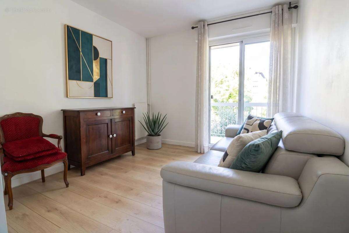 Appartement de 4 pièces de 79 m² à Garches - photo 9