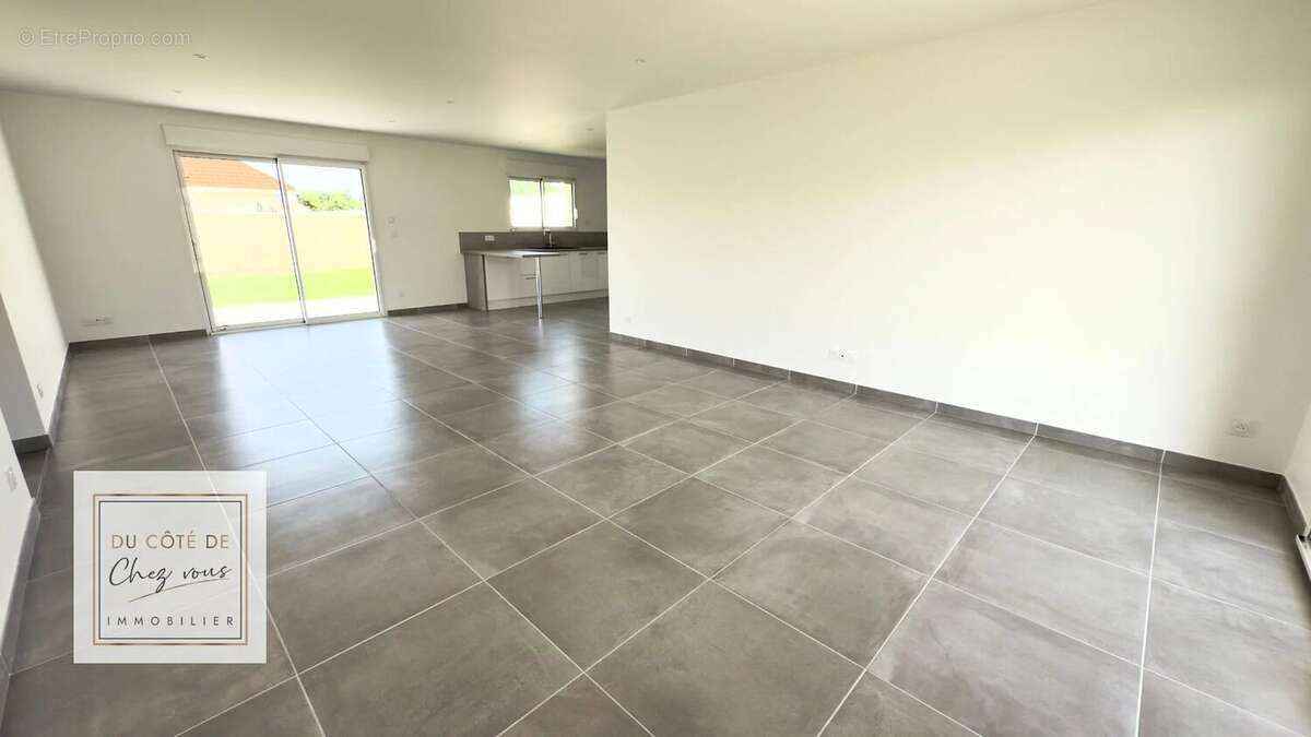 Maison à BREVIANDES