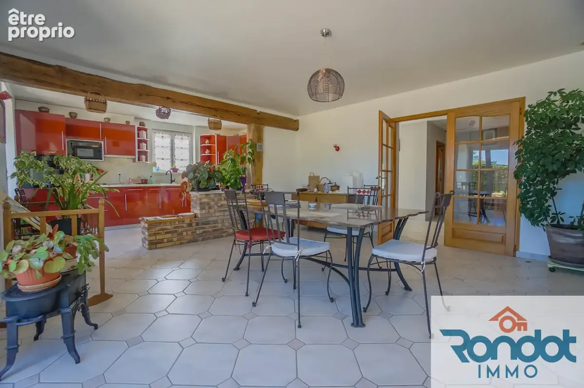 Maison 8 pièces / 3 chambres / 300 m2 / 946 m2 terrain - photo 4