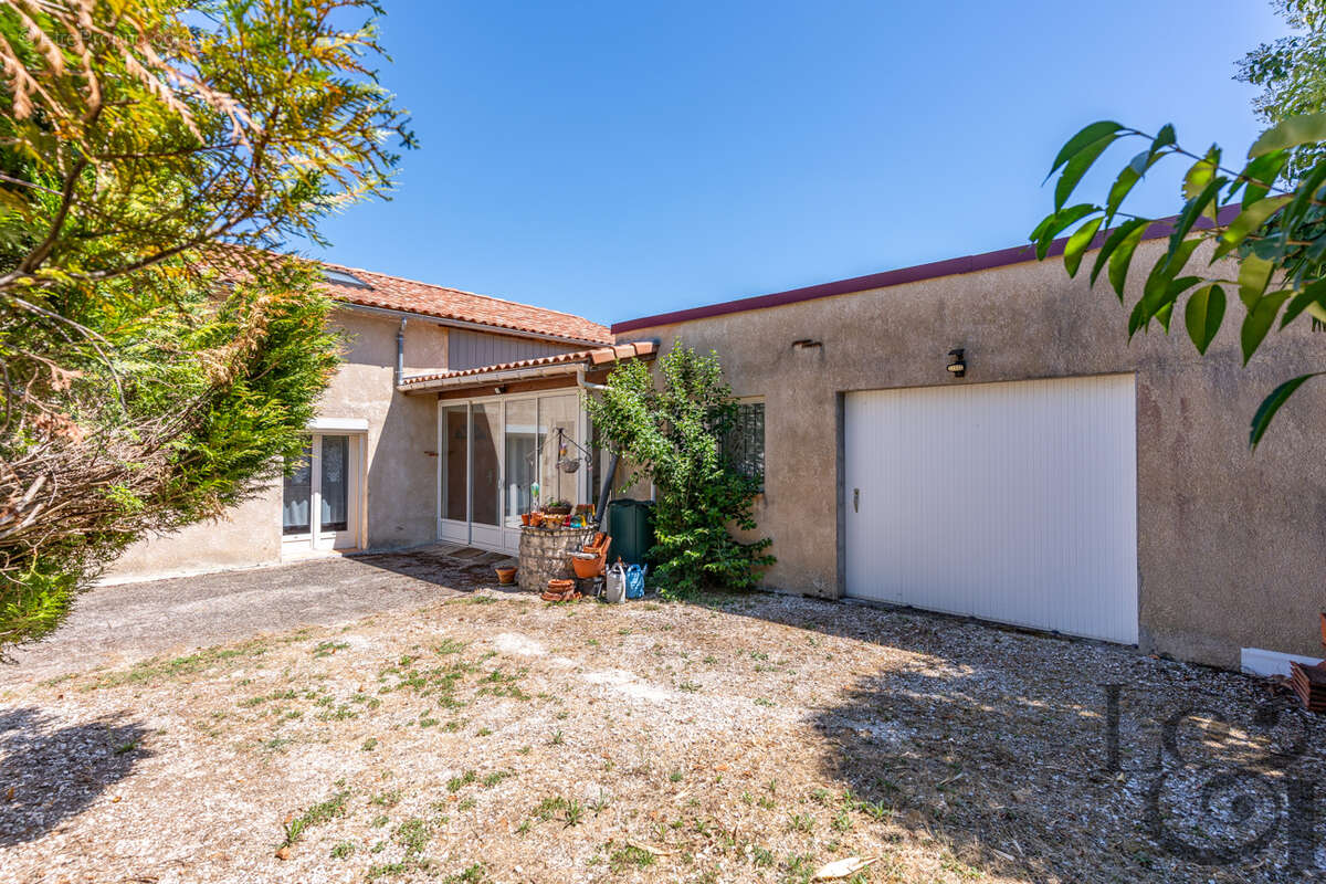 Maison rénovée à vendre proche commerces de Villeneuve-sur-Lot - photo 17