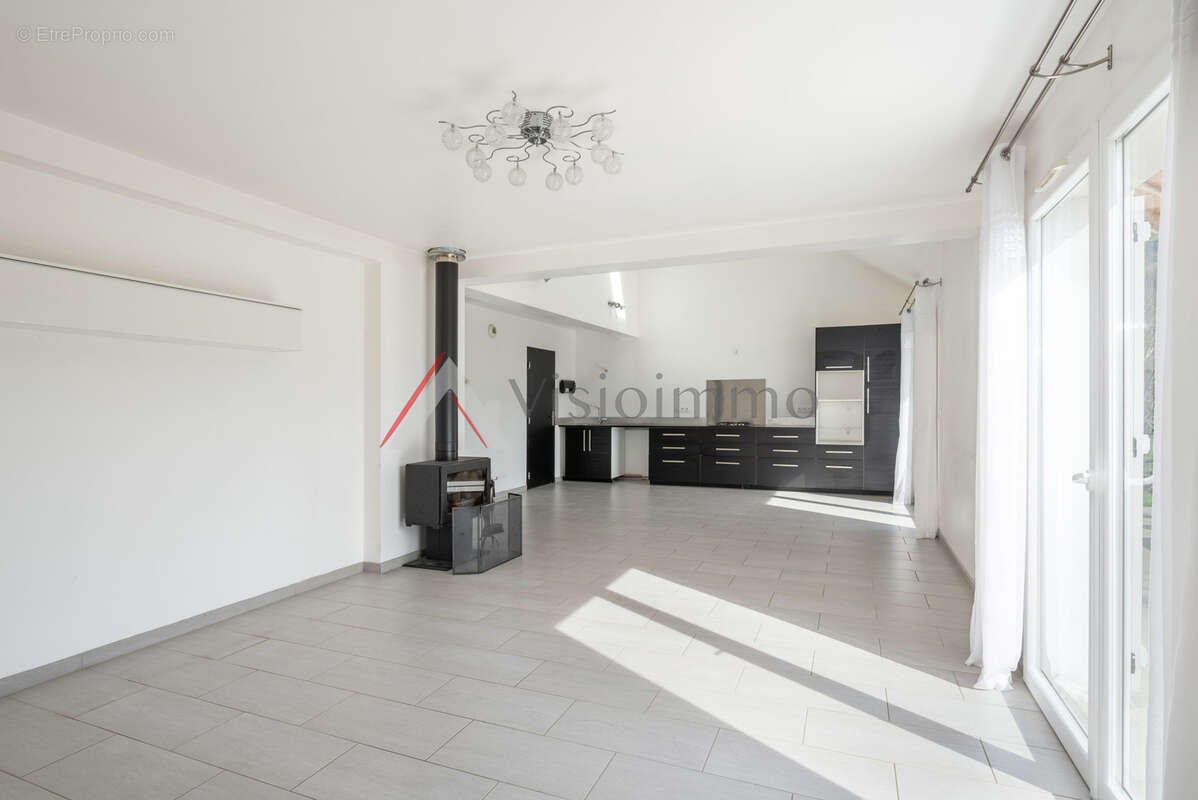 Maison à LES ECHELLES