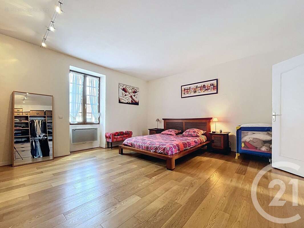 Maison 161 m² à La Chapelle-Gauthier  - photo 19