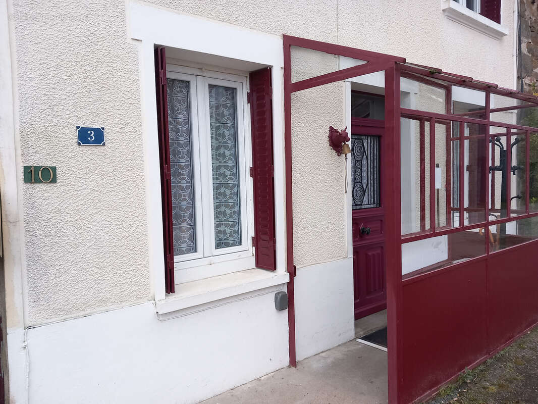 Maison à AZAT-CHATENET