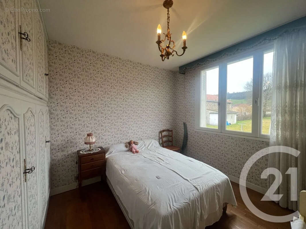 Maison à ARPAJON-SUR-CERE