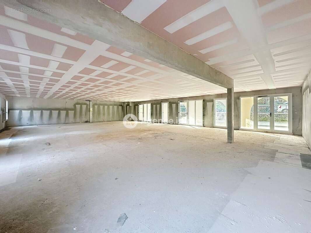 208 m² à Flassans-Sur-Issole  - photo 3