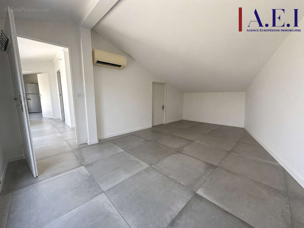Appartement T4 avec terrasses et stationnement privatif - photo 9