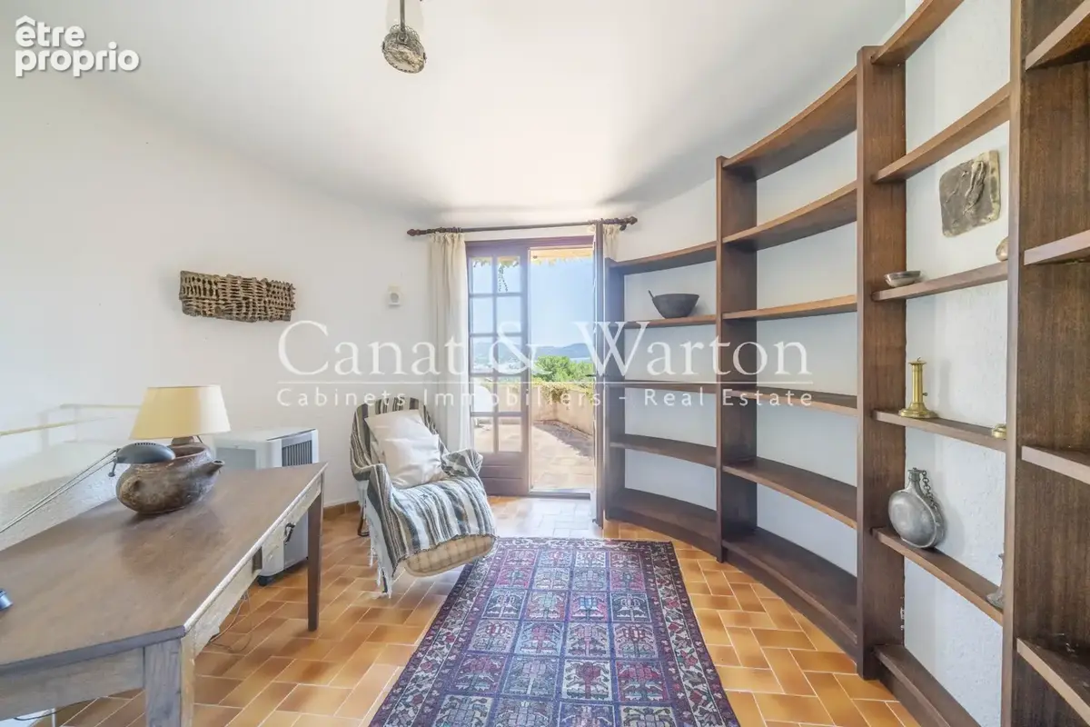 Sous compromis: domaine sécurisé à cavalaire, villa avec vue mer & piscine - photo 6