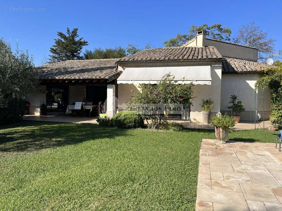 Maison à SAINT-MARTIN-DE-CRAU