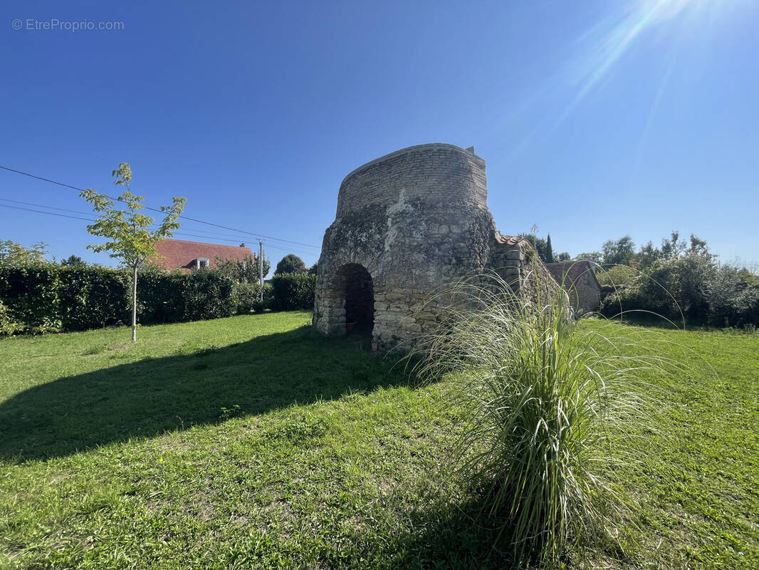 Terrain à LES RAIRIES