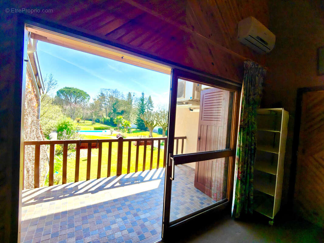 Maison à VILLIEU-LOYES-MOLLON