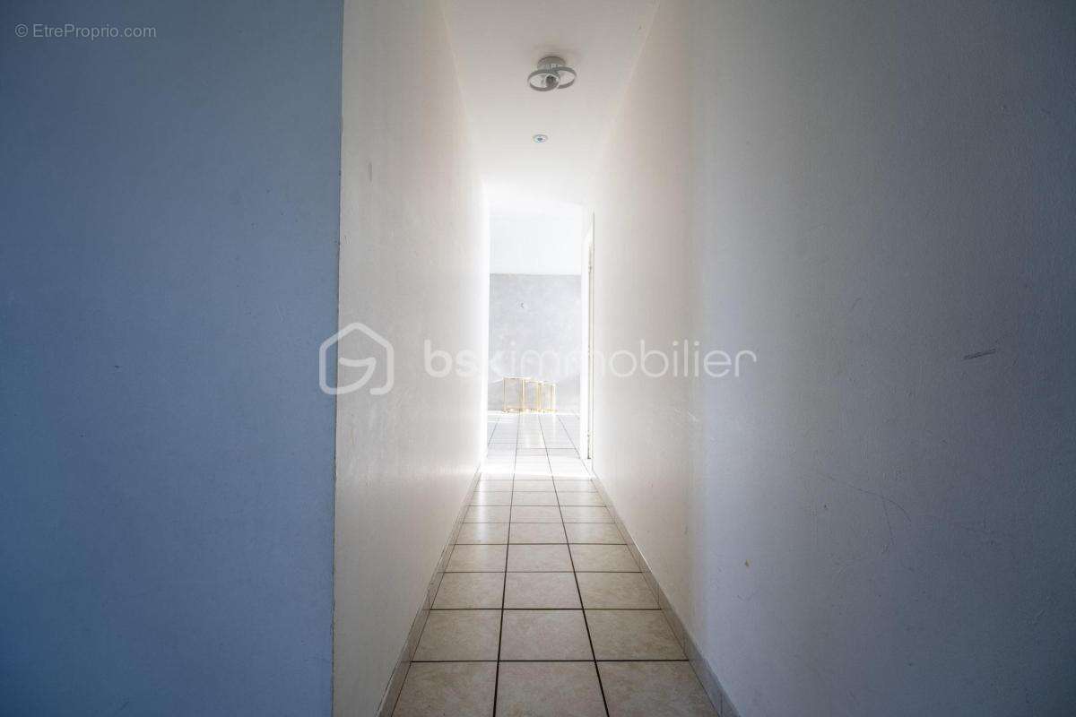 Maison familiale lumineuse avec grand jardin et sous-sol - photo 8