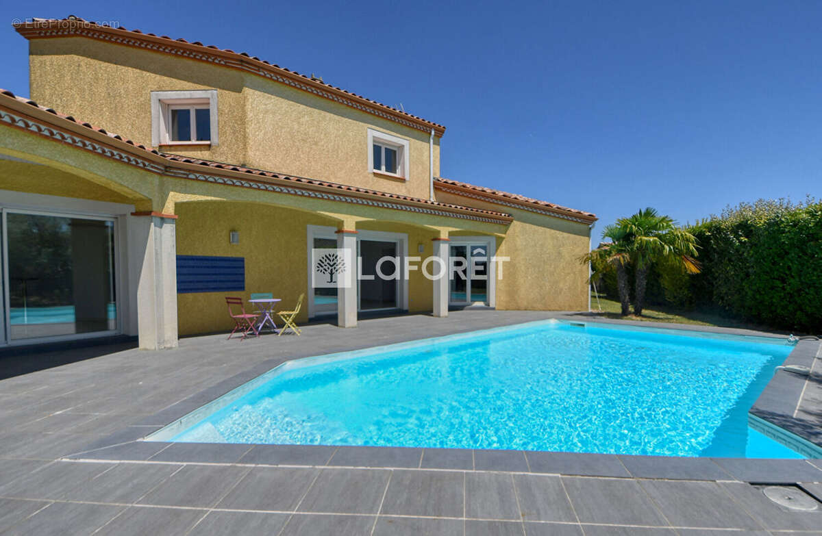 A vendre maison avec piscine et environnement paysage a 3 min de l'autoroute - photo 10