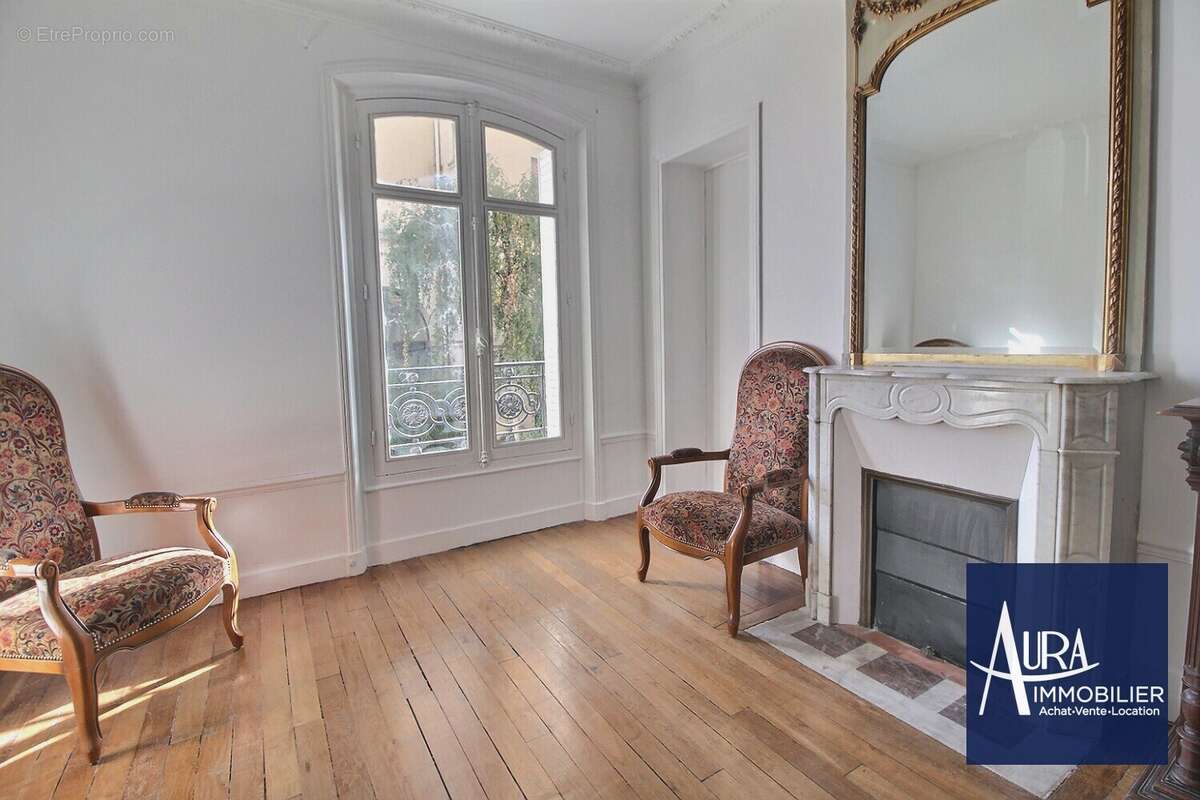 0_0002_1 - Appartement à LES LILAS