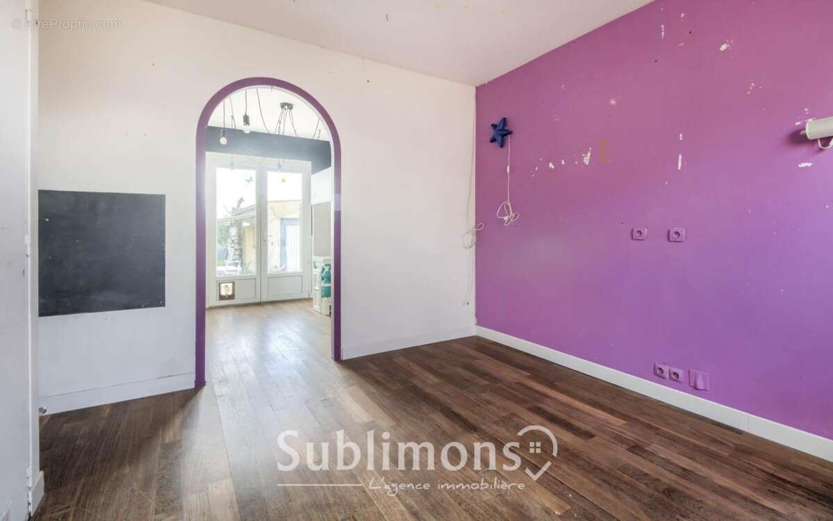 Maison à LA CHAPELLE-BASSE-MER