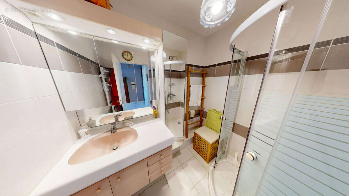 Appartement 82m² à lyon 8e arrondissement - photo 12