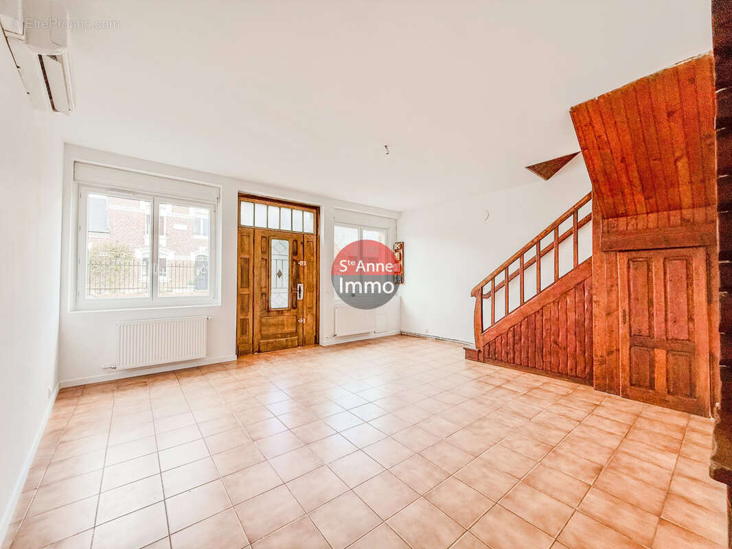 Maison à MEHARICOURT