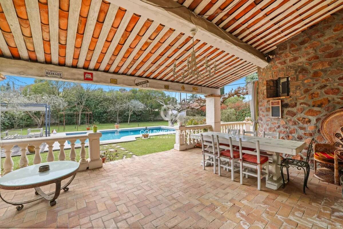 Maison à MOUGINS