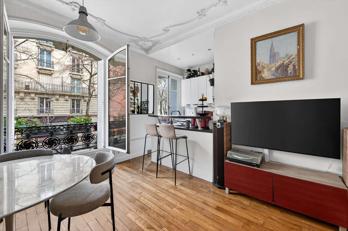 Appartement à PARIS-15E
