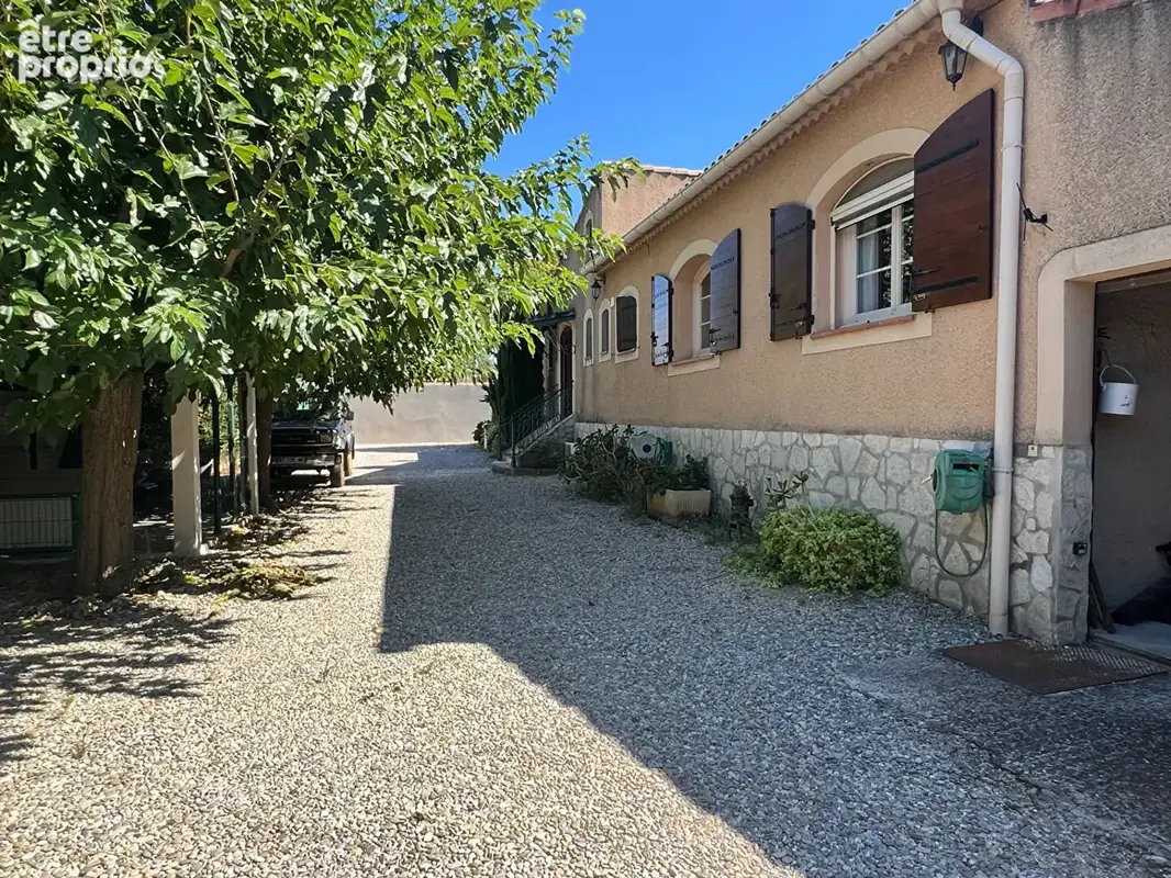Maison de 180 m² de plain-pied T6  avec garage, piscine à MARSEILLE 13013 - photo 5