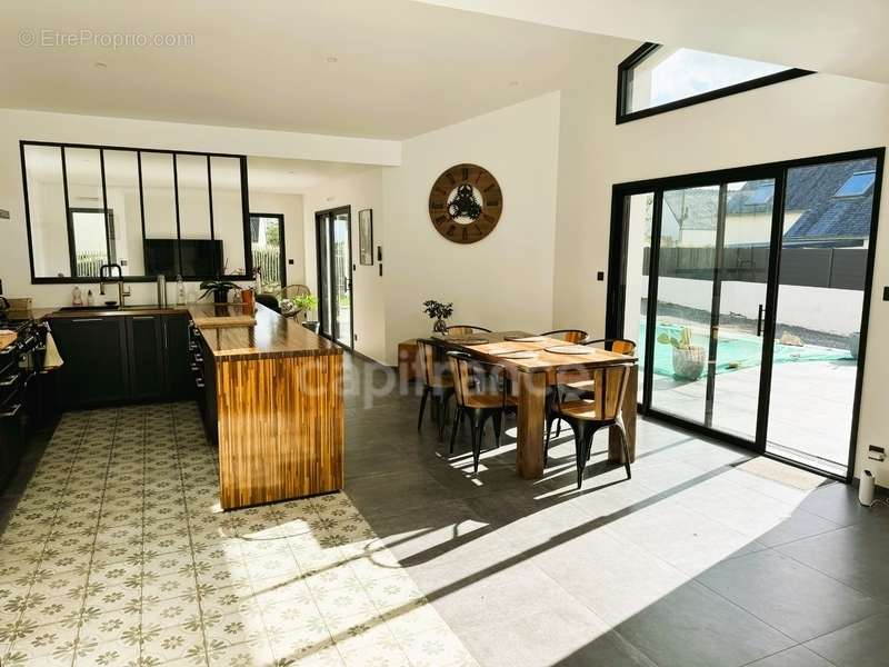 Maison à PLOUNEOUR-TREZ