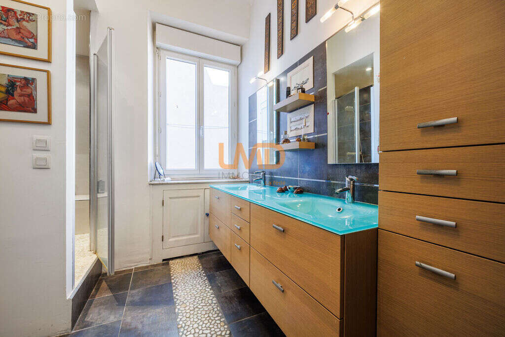 Appartement à MARSEILLE-6E