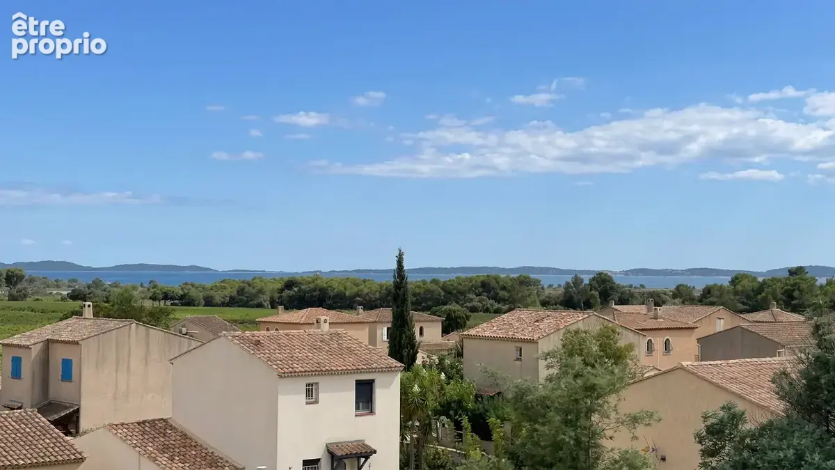 Appartement à LA LONDE-LES-MAURES