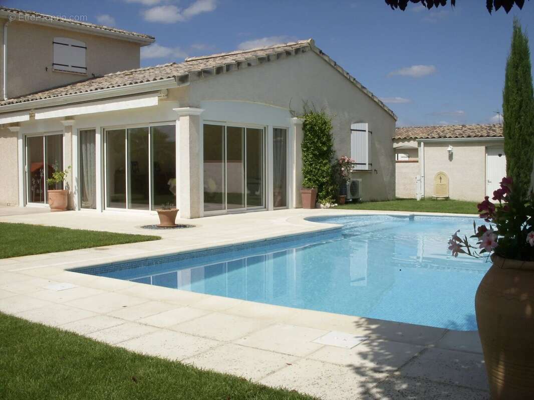 Maison à LA SALVETAT-SAINT-GILLES