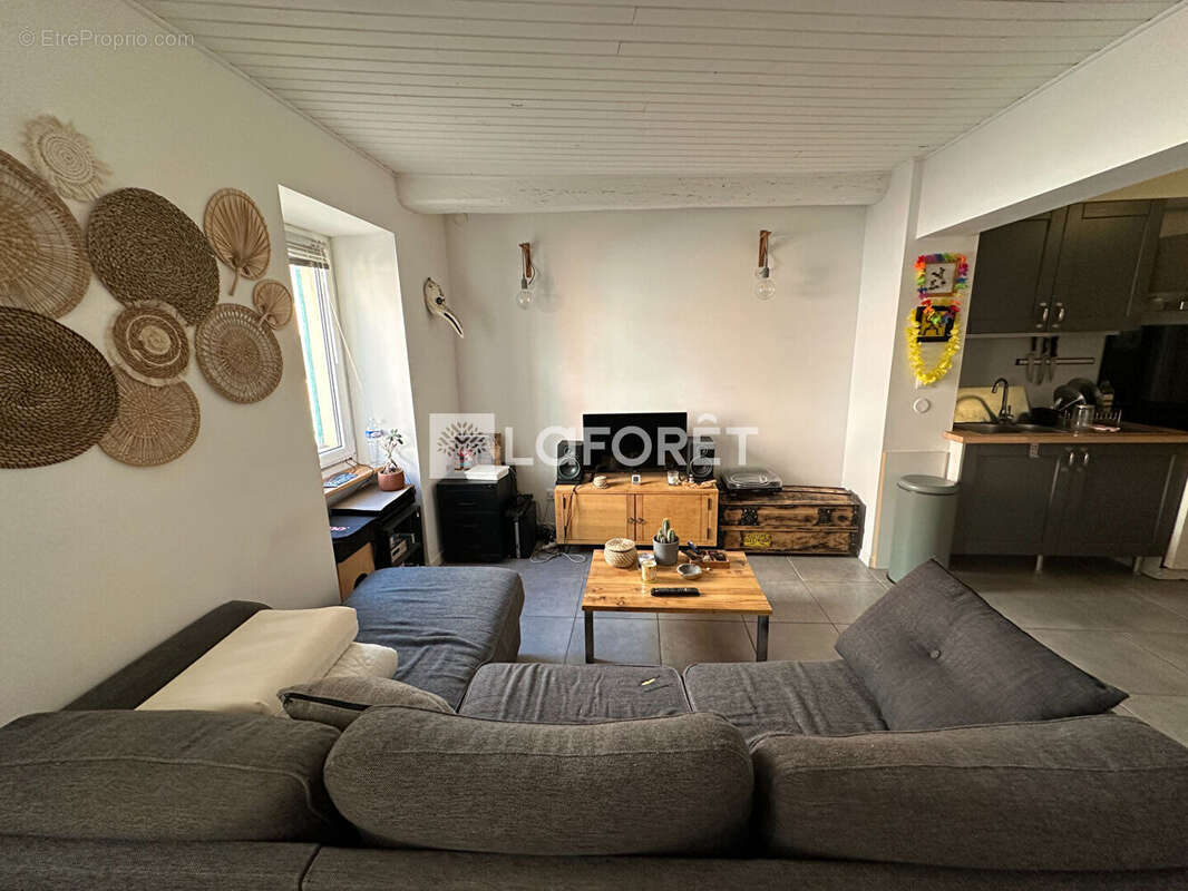 Appartement à SAINT-LAURENT-DU-VAR