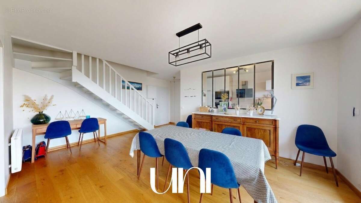 Appartement 5 pièces de 98 m2 avec caves, balcon, ascenseur et parkings - CAEN Saint-Gilles - photo 13