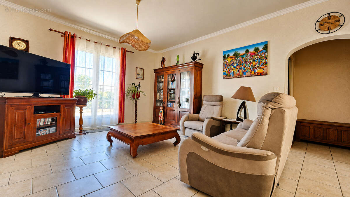 Maison 163 m² à Echire  - photo 4