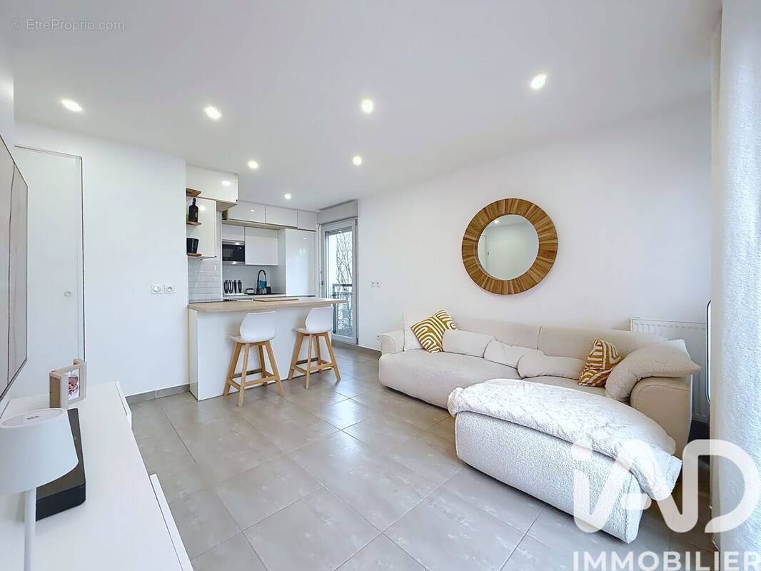 Photo 1 - Appartement à REAU