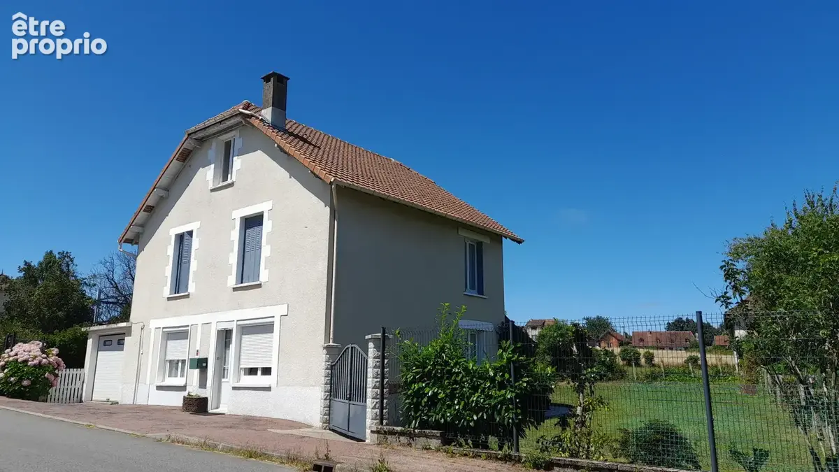 La Maison - Maison à SAINT-PRIEST-LES-FOUGERES