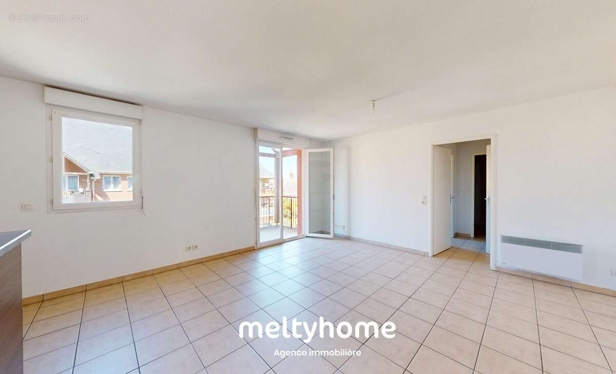 Appartement à LA RIVIERE-SAINT-SAUVEUR