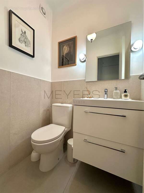 Appartement à PARIS-17E