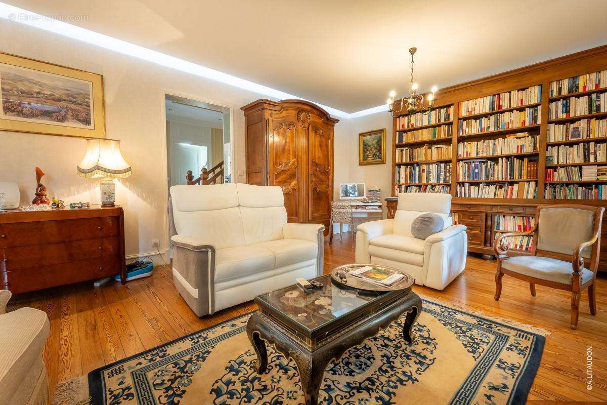 Rare à la vente – Centre de Mâcon - Belle demeure avec terrain constructible - photo 5