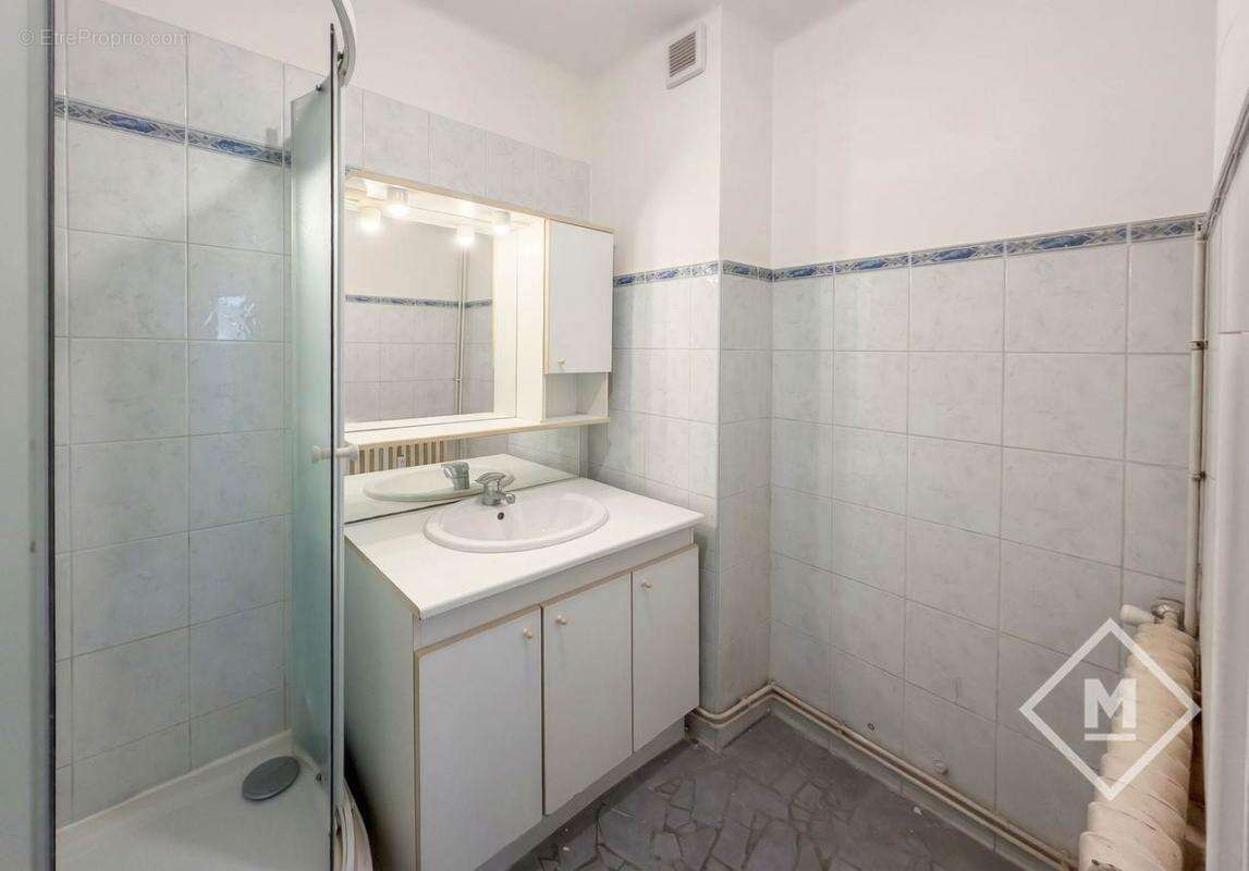 Appartement à MARSEILLE-4E