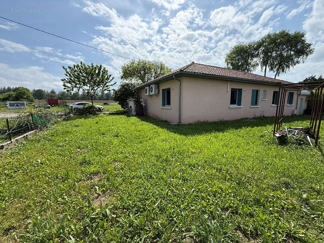 Maison à PONTACQ