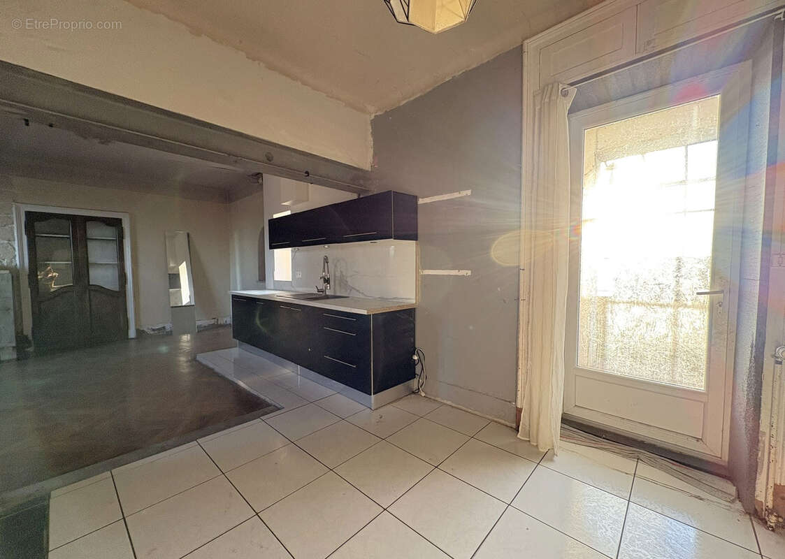 Maison à SAINT-PAUL-DE-VARAX