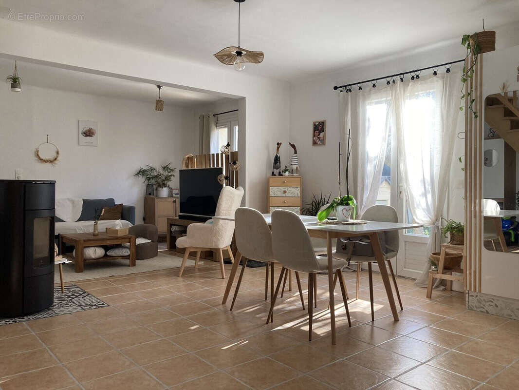 Maison T4, 3 chbres, gge sur 325 m² - photo 2