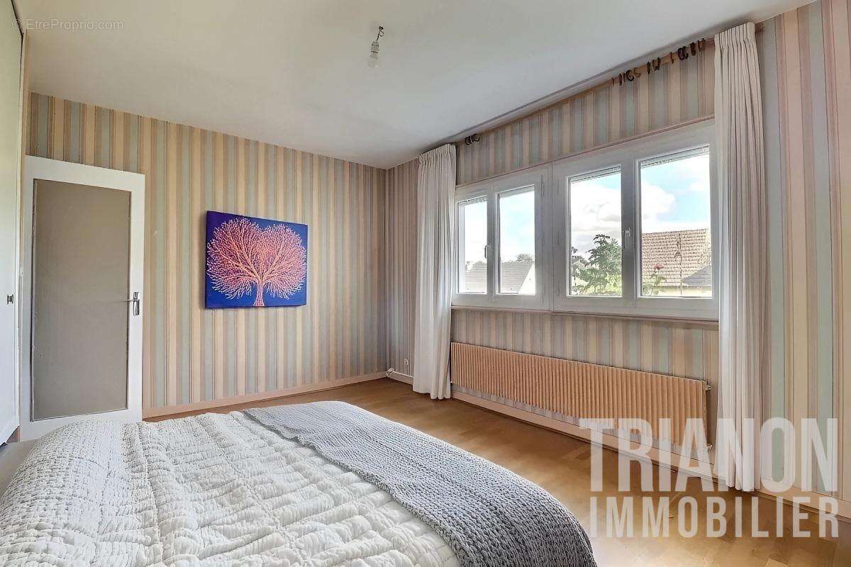 Maison à MAREIL-MARLY